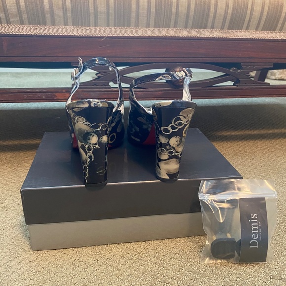 Demis Pumps Made In Italy, Gently Used (Only Worn Once) - Picture 2 of 6